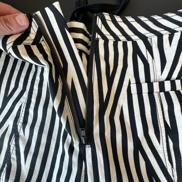 Self Portrait Stripped High Rise Shorts - Picture 5 of 9